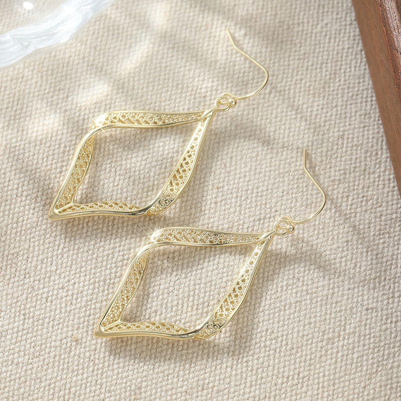 Elegant Minimalist Golden Rhombus Geometric Dangle Earrings